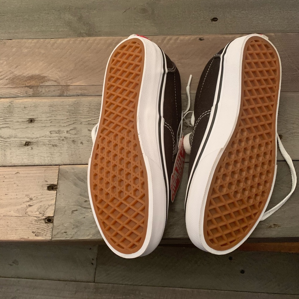 Vans - Picture 2 of 4